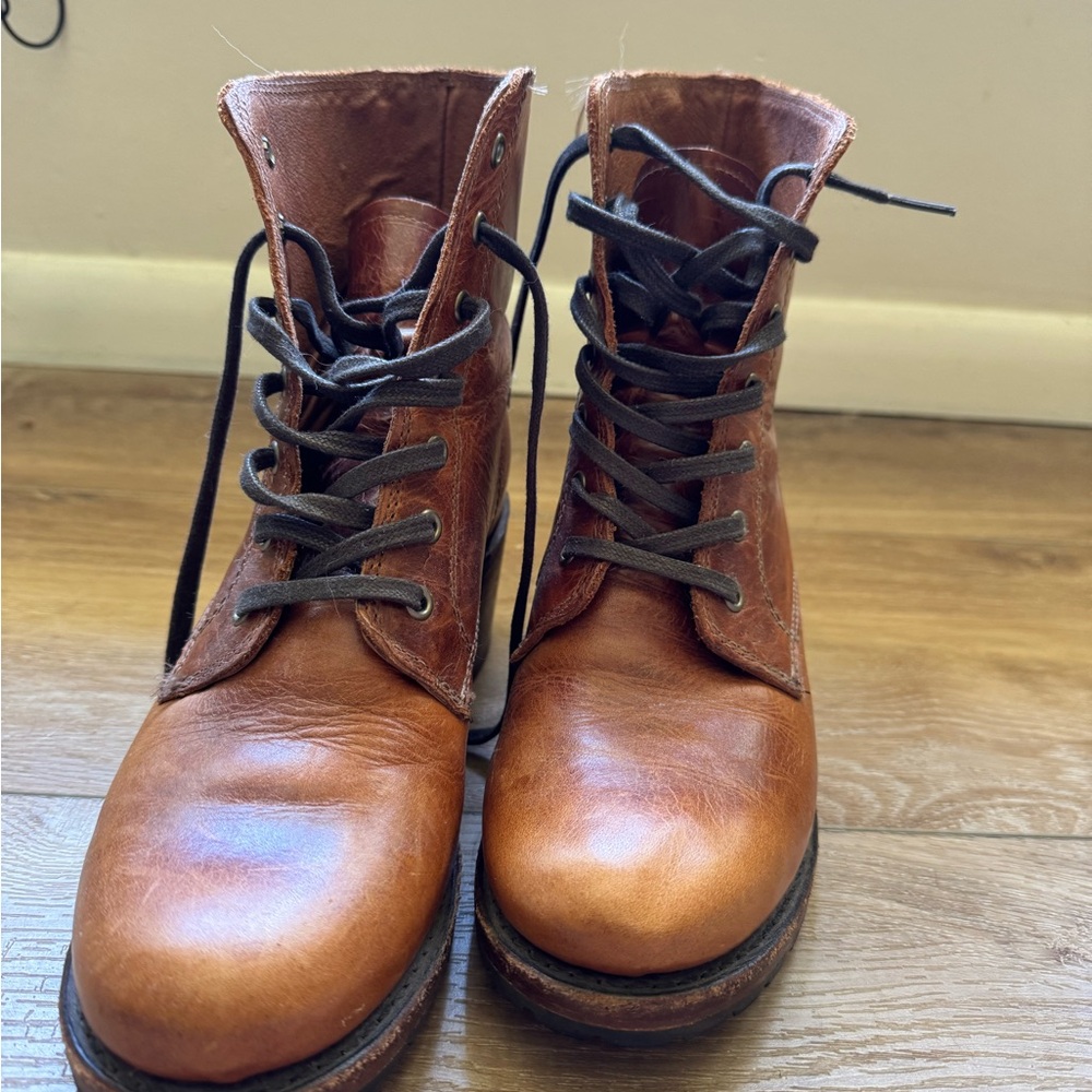 Frye Women’s Brown Leather Boots Classic Style
